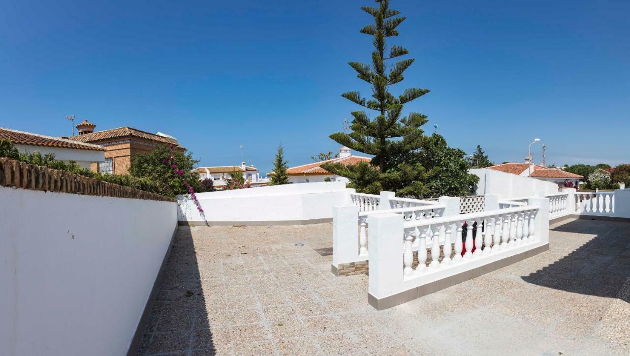 Chalet en Matalascañas a 300 metros de la playa Exterior foto